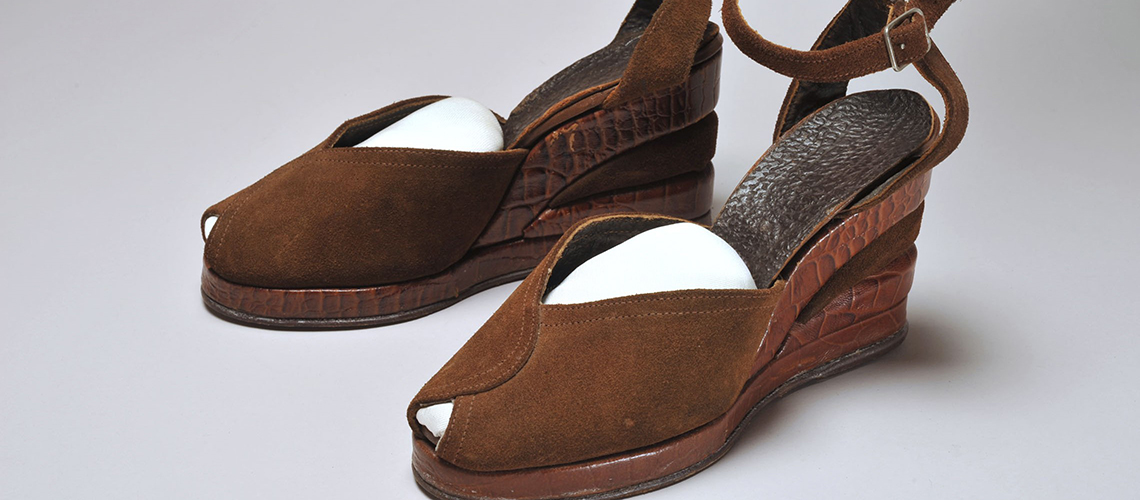 Shoes 1940s carousel
