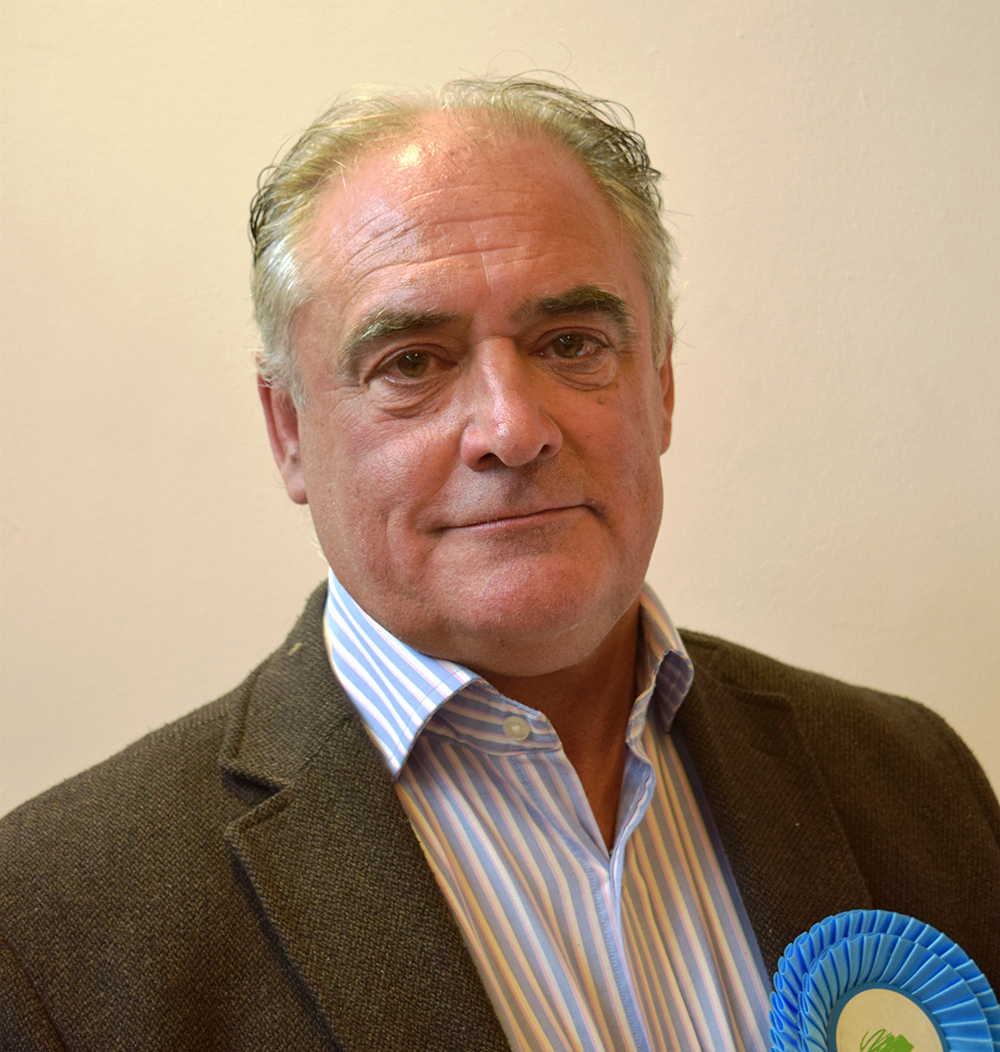 Photograph of Cllr Mark Maddox