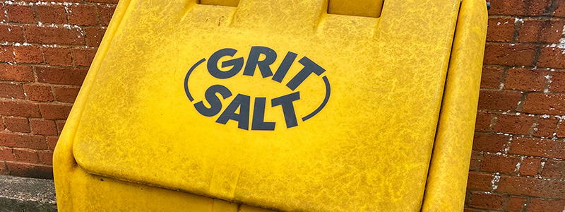 Grit bin